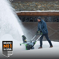 SNT2110 Снегоуборщик аккумуляторный EGO (CH5500E + BA5600T)